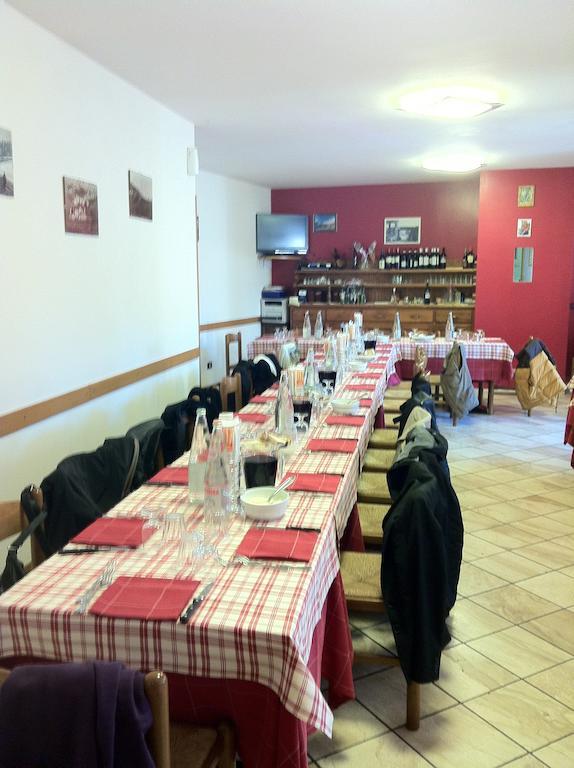 Bar Trattoria Colombina Affittacamere Bossico Bagian luar foto