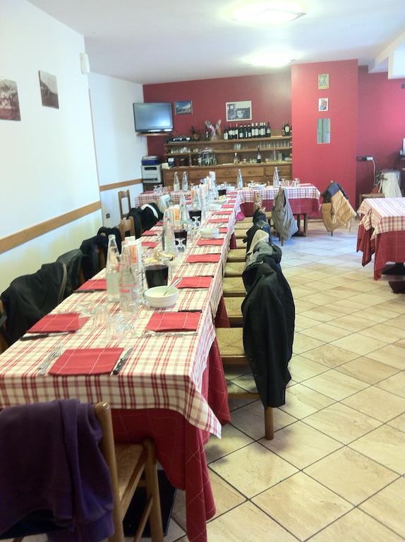 Bar Trattoria Colombina Affittacamere Bossico Bagian luar foto